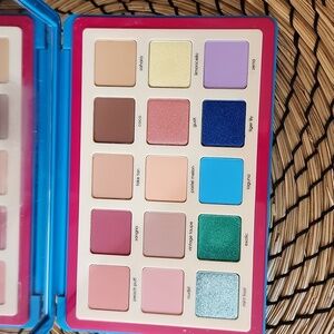 Natasha dedona tropic palette